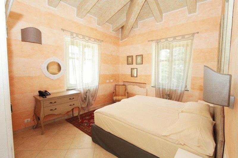 Villa Morneto Vignale Buitenkant foto